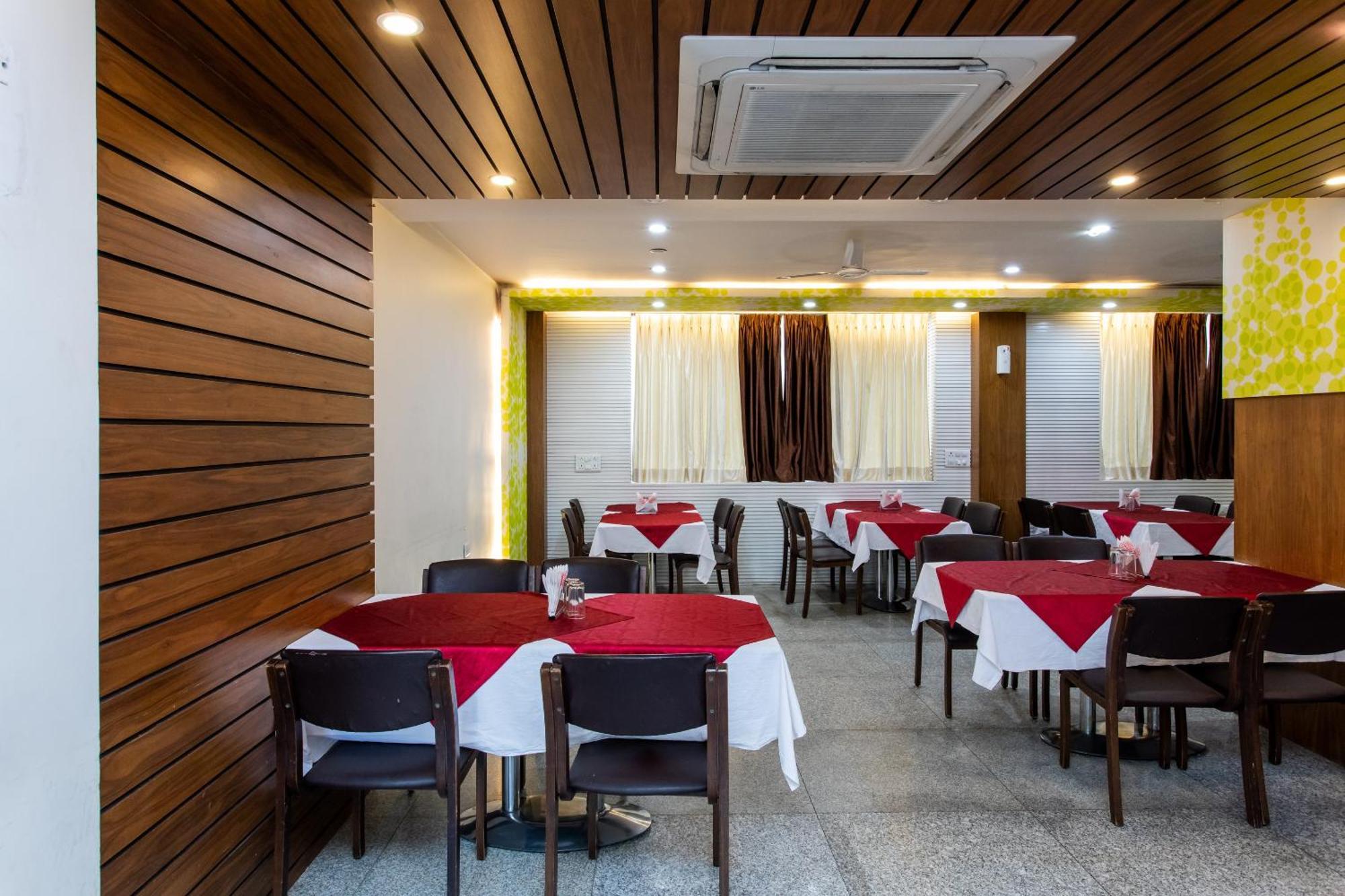 Super Hotel O Mohit Regency Bhopal Bagian luar foto