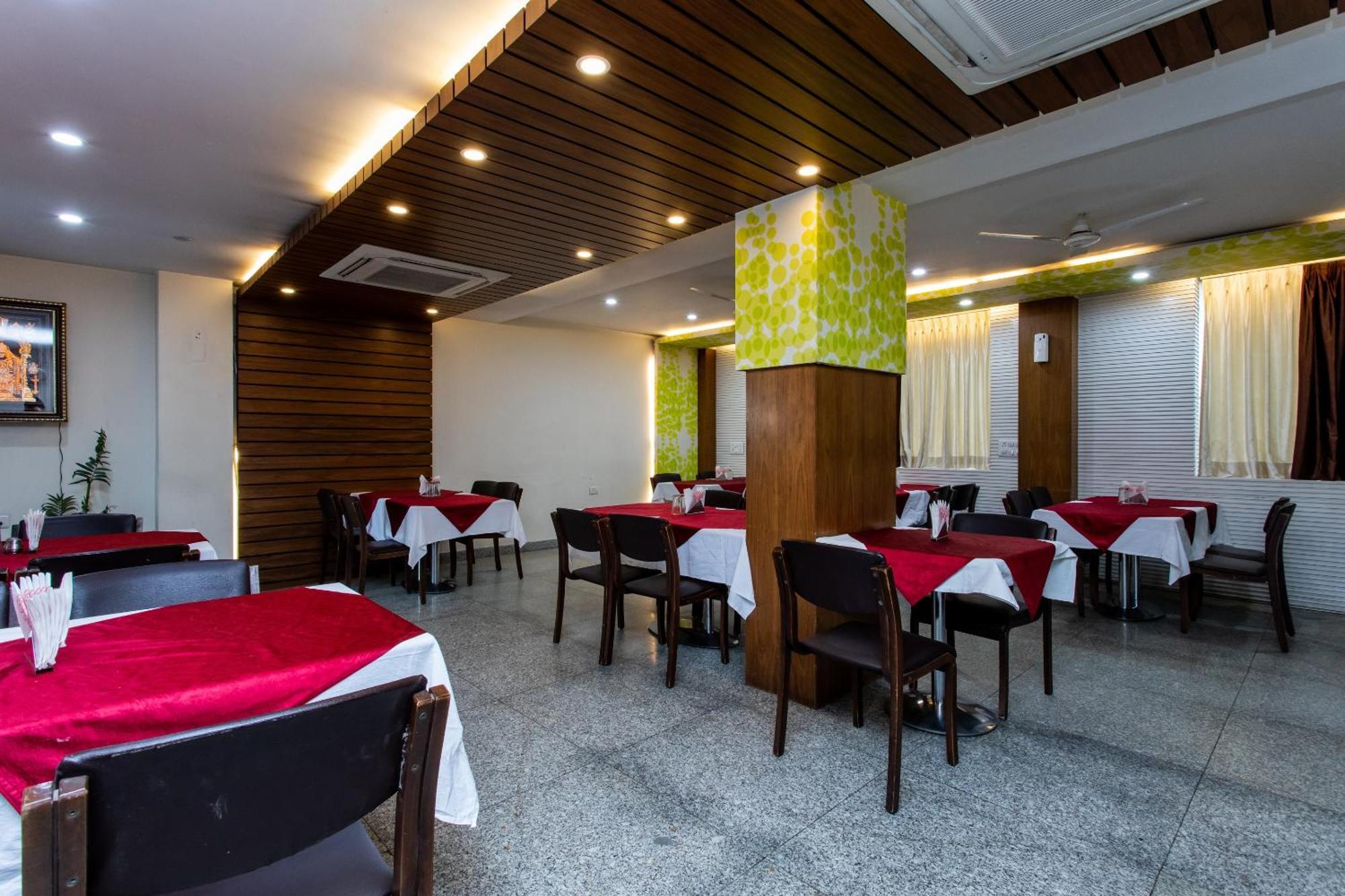 Super Hotel O Mohit Regency Bhopal Bagian luar foto